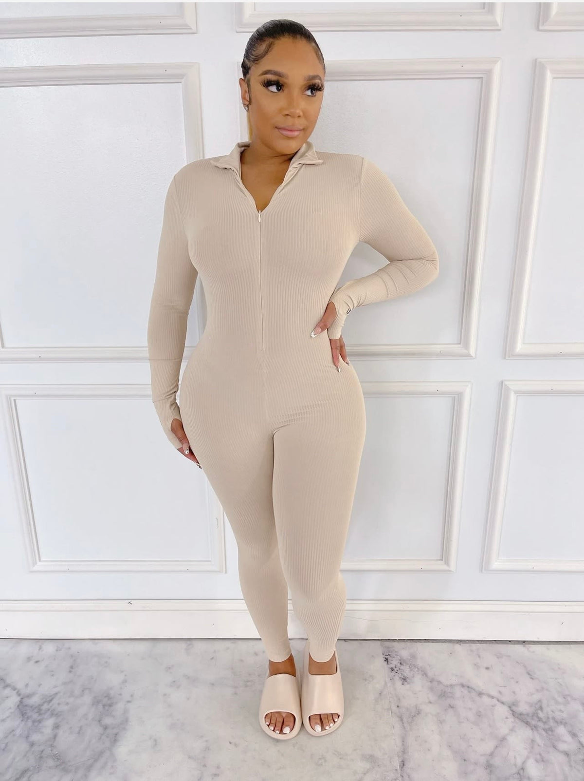 Unleash Your Inner Fashionista with Our Sleek and Stretchy Jumpsuit!