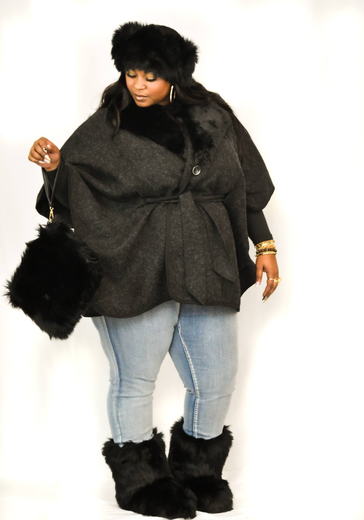 Snug & Stylish: Faux Fur Collar Cardigan